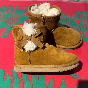 Koolaburra by UGG toddler size 9